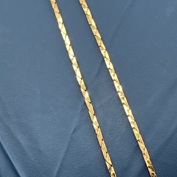 14k Italy Yellow Gold Flat Triangle Cobra Chain Necklace 19” X 1mm W 2.75 Grams - Picture 6 of 8